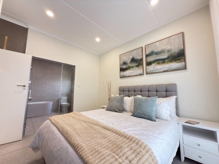 1 Bedroom Property for Sale in Greenstone Hill Gauteng