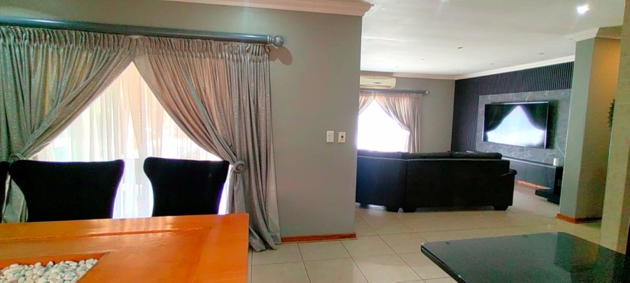 6 Bedroom Property for Sale in Vanderbijlpark SE 8 Gauteng