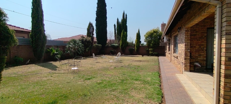 6 Bedroom Property for Sale in Vanderbijlpark SE 8 Gauteng