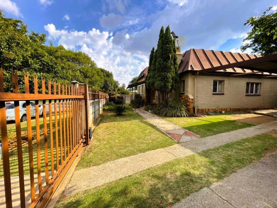 3 Bedroom Property for Sale in Noycedale Gauteng