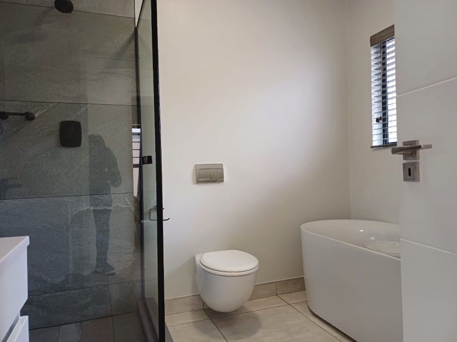 To Let 3 Bedroom Property for Rent in The Polofields Gauteng