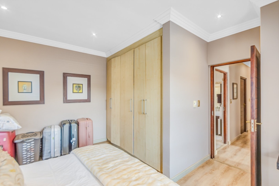 4 Bedroom Property for Sale in Broadacres Gauteng