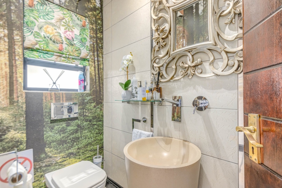 4 Bedroom Property for Sale in Broadacres Gauteng