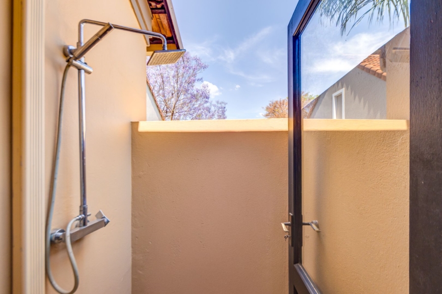 4 Bedroom Property for Sale in Broadacres Gauteng