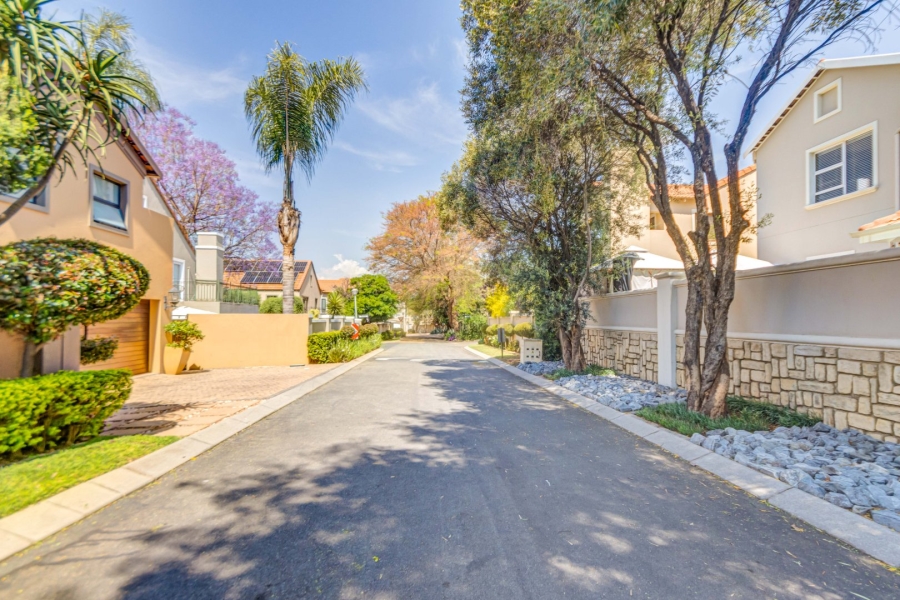 4 Bedroom Property for Sale in Broadacres Gauteng