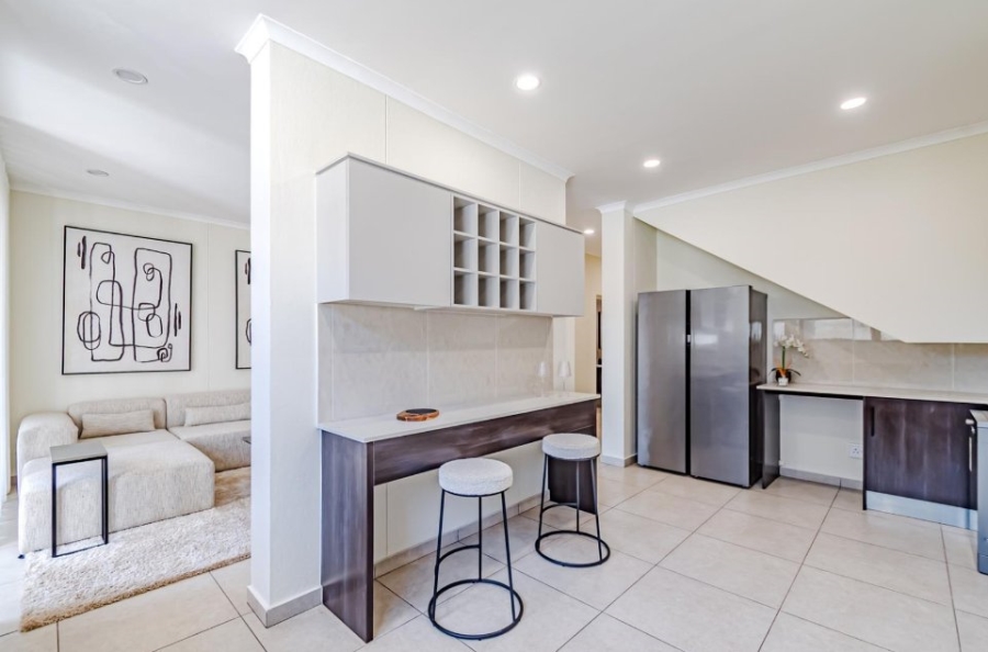 3 Bedroom Property for Sale in Greenstone Hill Gauteng