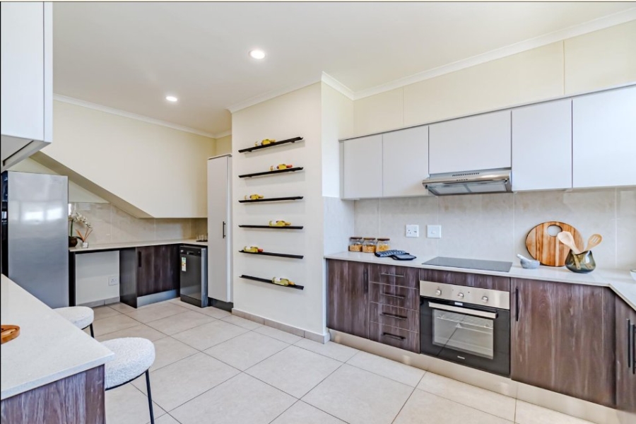 3 Bedroom Property for Sale in Greenstone Hill Gauteng