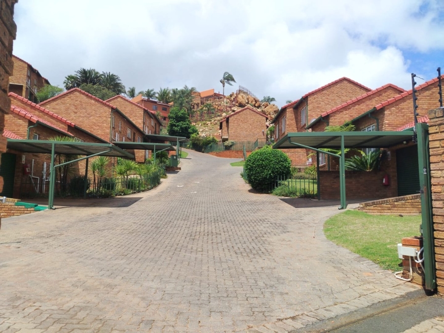 2 Bedroom Property for Sale in Helderkruin Gauteng
