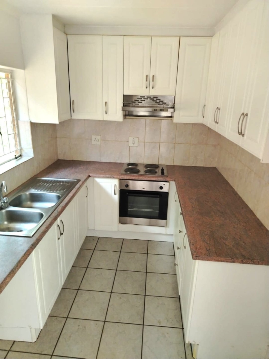 2 Bedroom Property for Sale in Helderkruin Gauteng