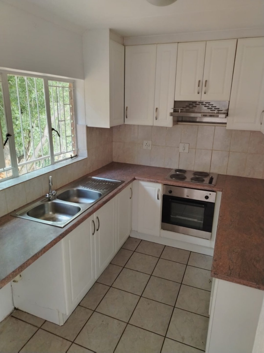 2 Bedroom Property for Sale in Helderkruin Gauteng