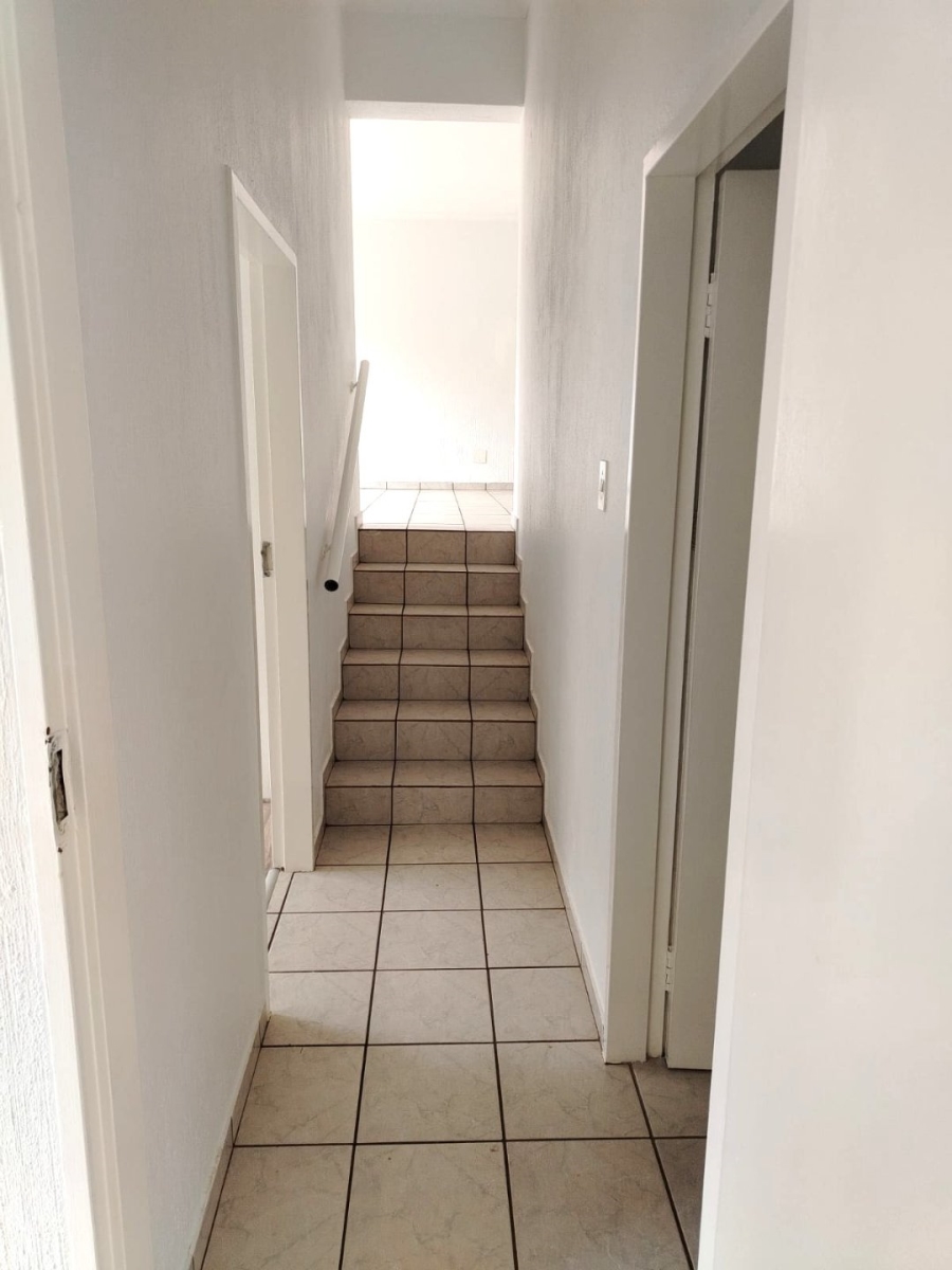 2 Bedroom Property for Sale in Helderkruin Gauteng