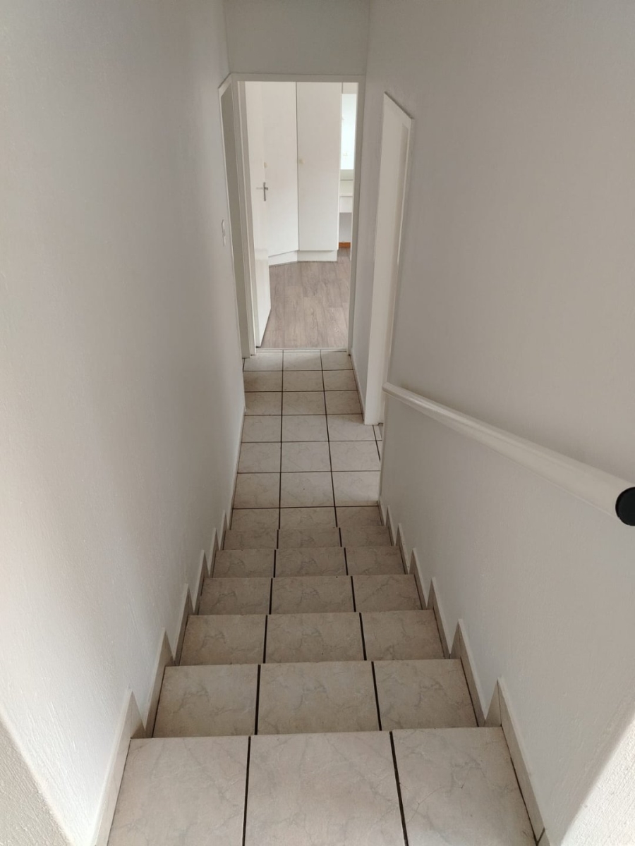 2 Bedroom Property for Sale in Helderkruin Gauteng