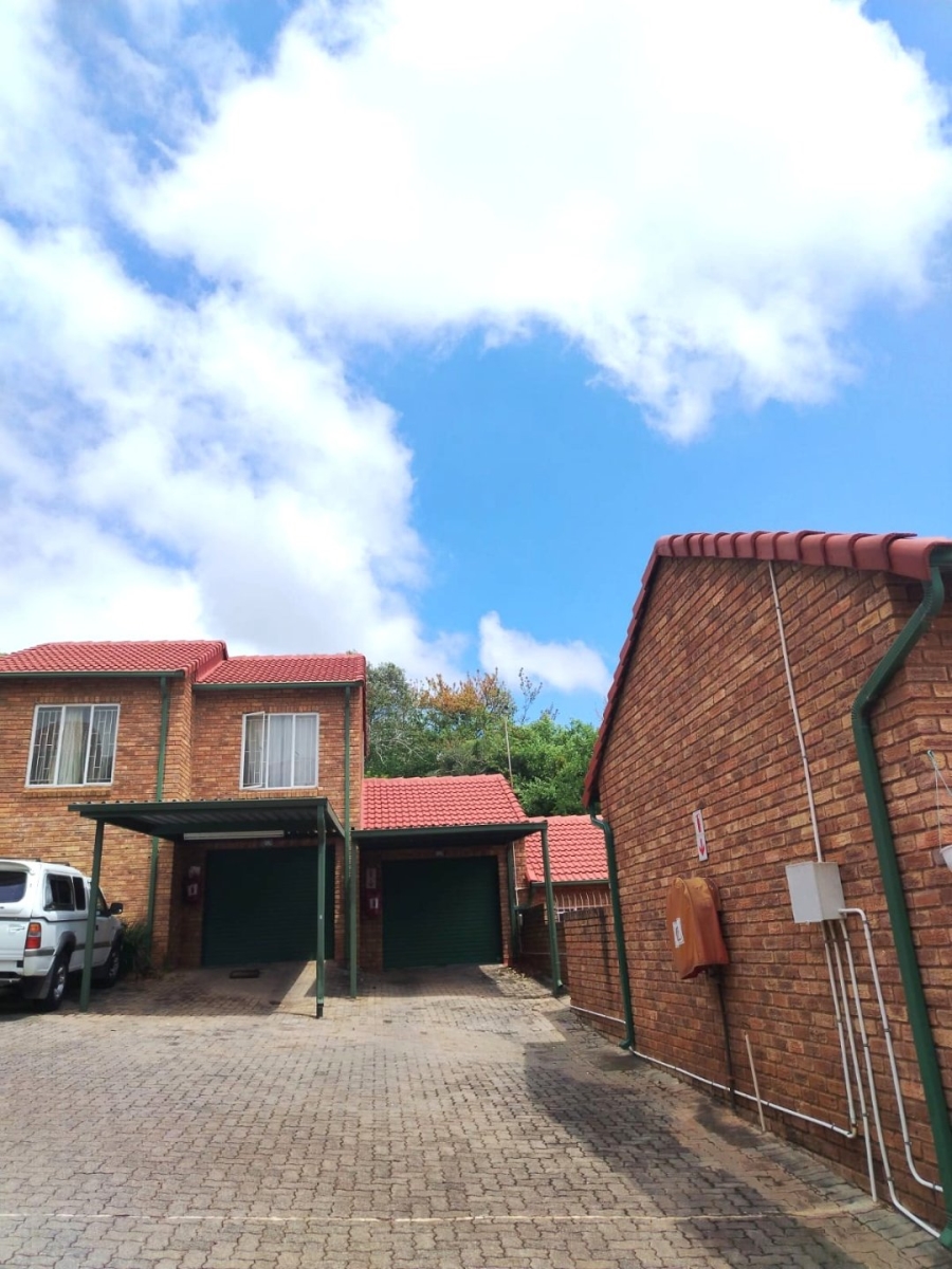 2 Bedroom Property for Sale in Helderkruin Gauteng