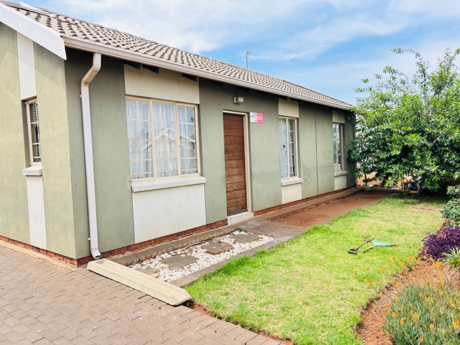 3 Bedroom Property for Sale in Sky City Gauteng