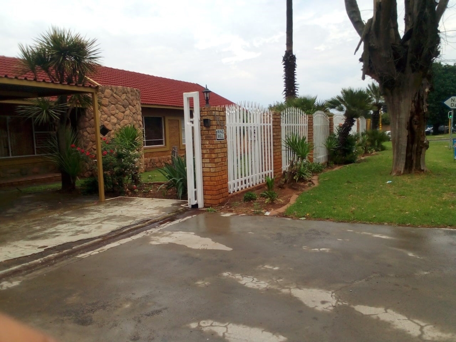 4 Bedroom Property for Sale in Dalpark Proper Gauteng
