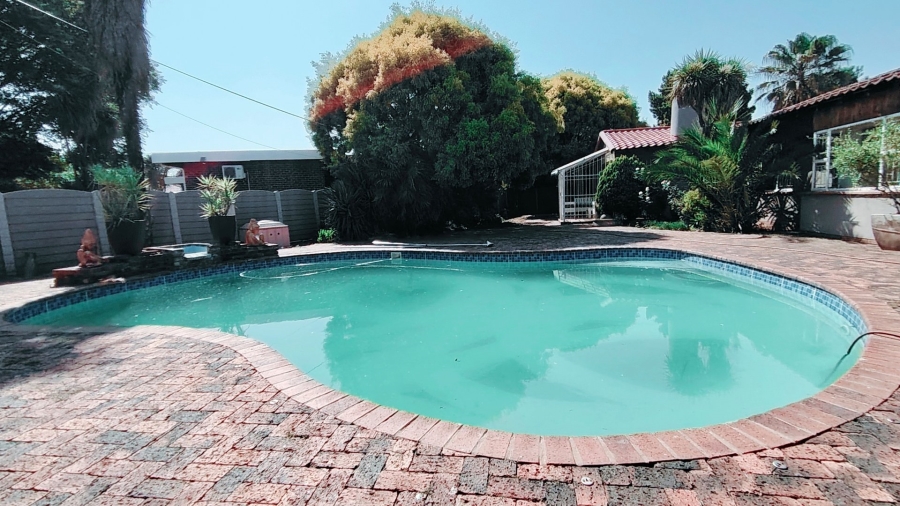 3 Bedroom Property for Sale in Risiville Gauteng