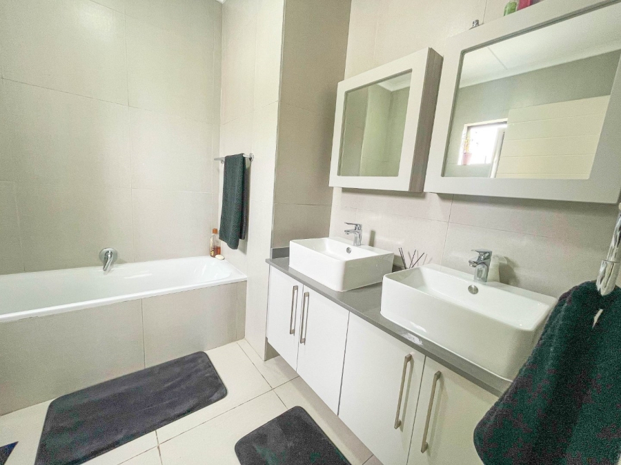 3 Bedroom Property for Sale in Carlswald Gauteng