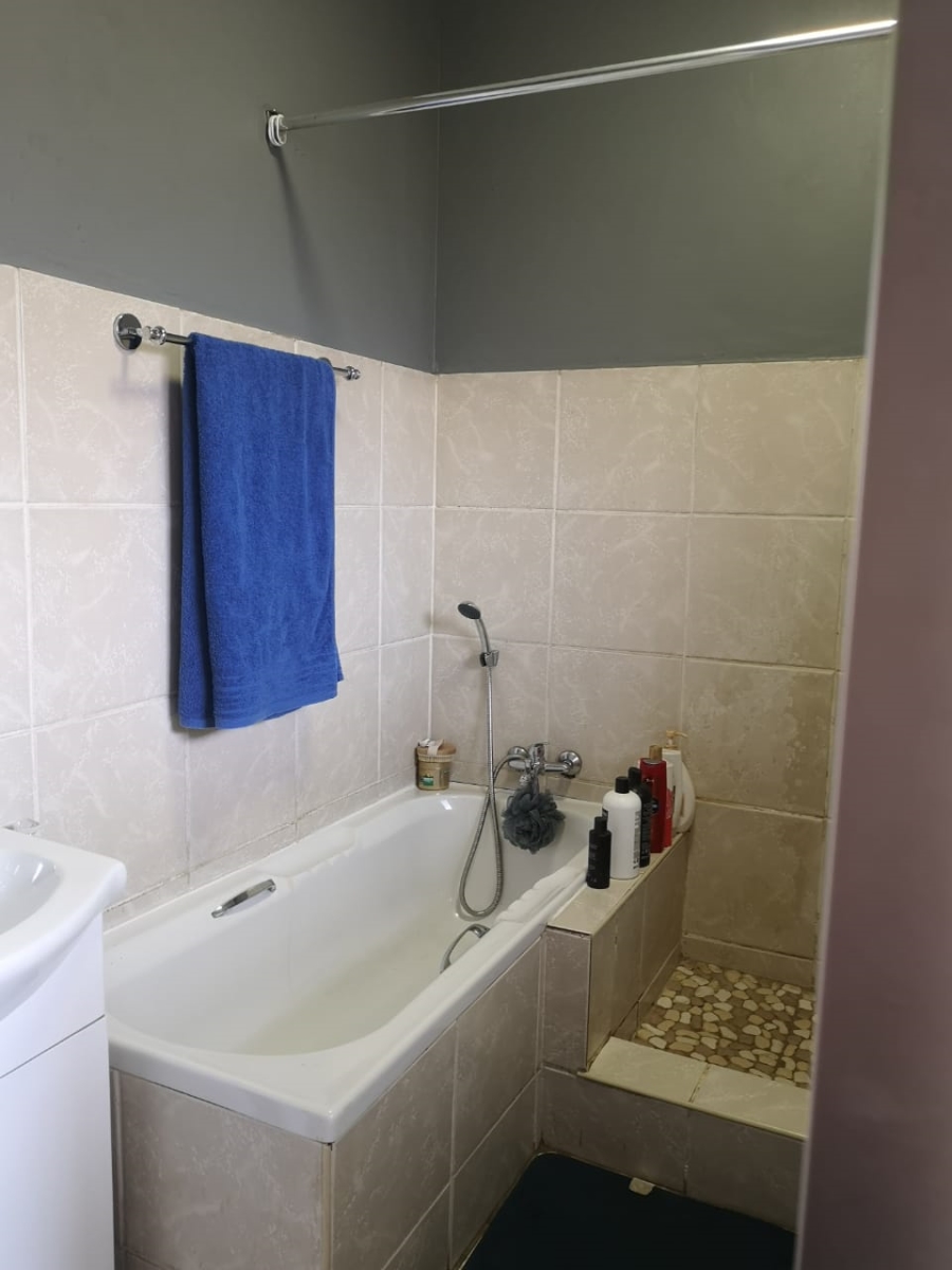2 Bedroom Property for Sale in Pretoria Gardens Gauteng