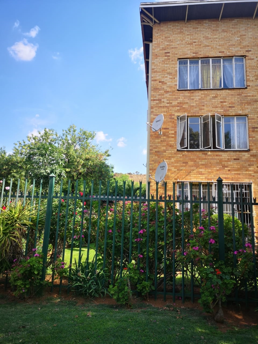 2 Bedroom Property for Sale in Pretoria Gardens Gauteng