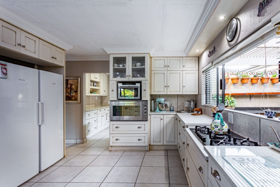 3 Bedroom Property for Sale in Lombardy Gauteng