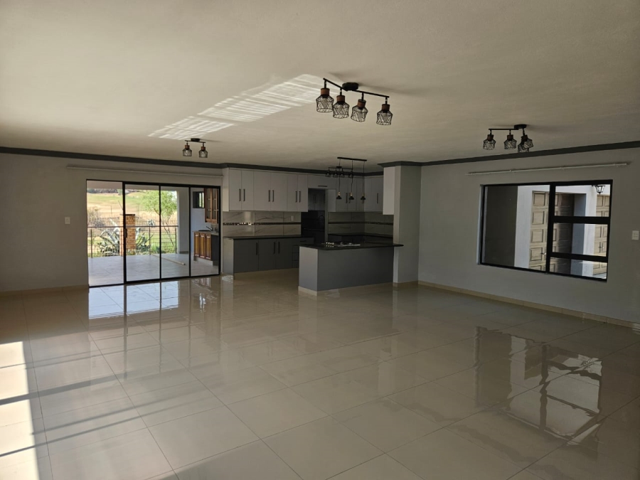 5 Bedroom Property for Sale in Thatchfield Glen Gauteng