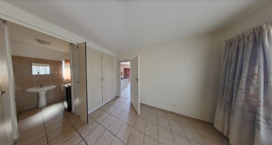 1 Bedroom Property for Sale in Annlin Gauteng