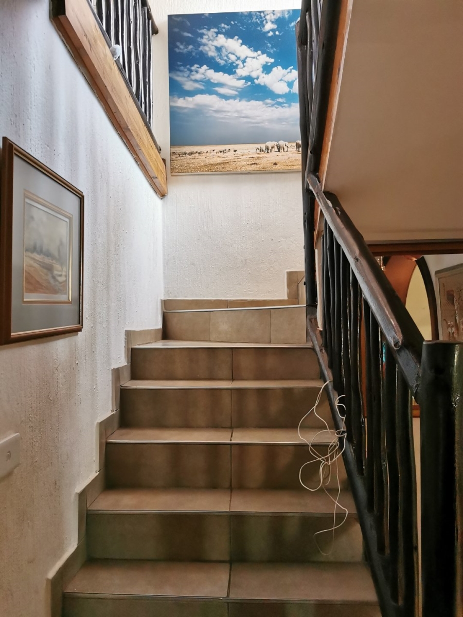 6 Bedroom Property for Sale in Sinoville Gauteng