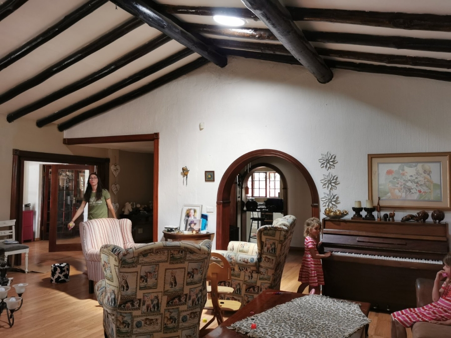 6 Bedroom Property for Sale in Sinoville Gauteng
