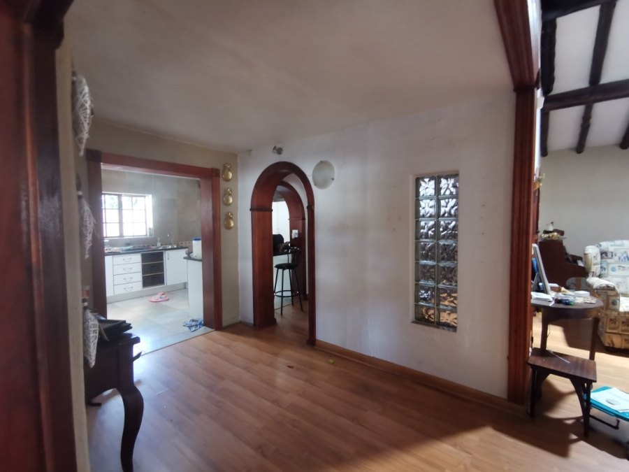 6 Bedroom Property for Sale in Sinoville Gauteng