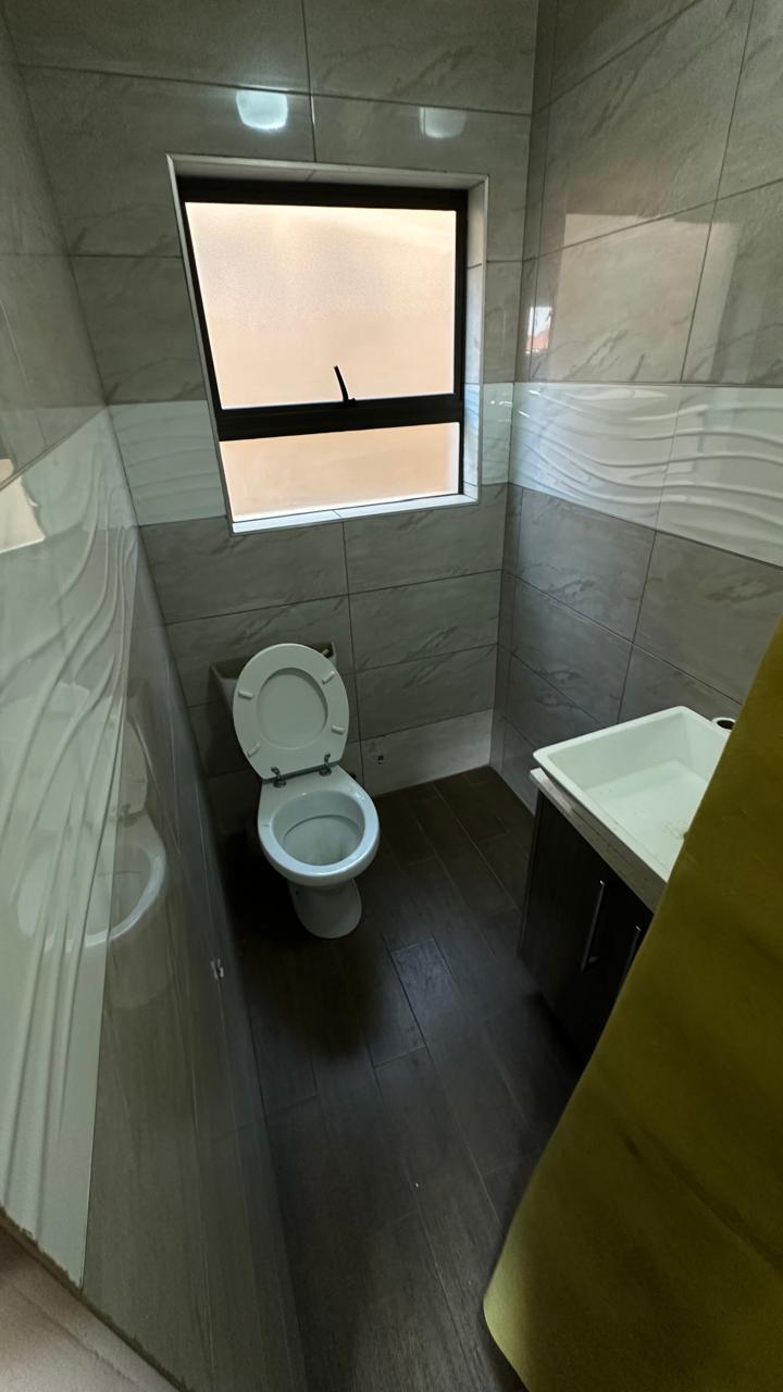 5 Bedroom Property for Sale in Commercia Gauteng