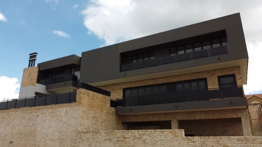 5 Bedroom Property for Sale in Noordheuwel Gauteng