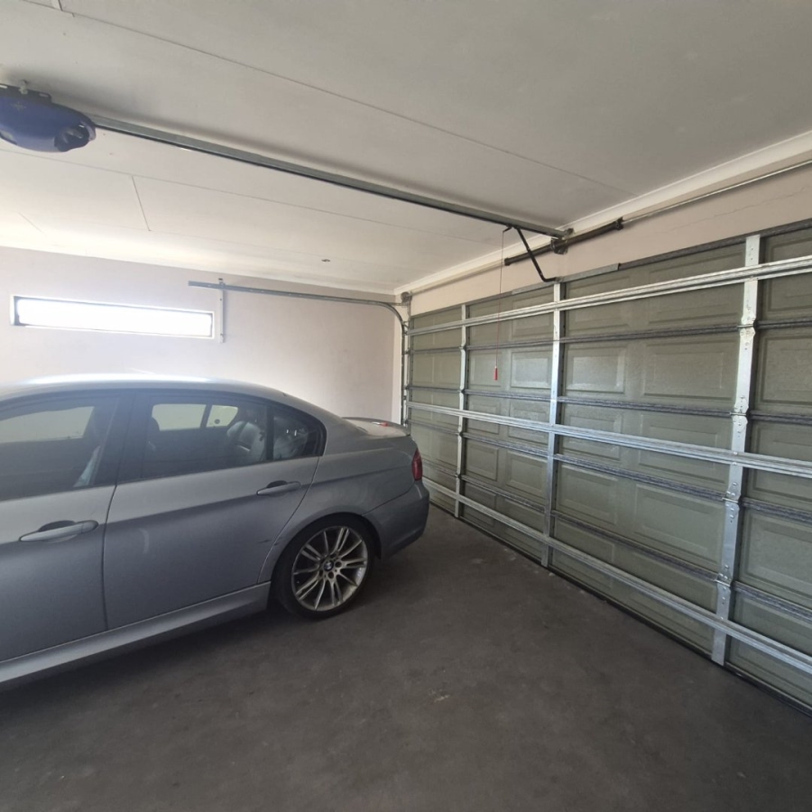 3 Bedroom Property for Sale in Wildtuinpark Gauteng