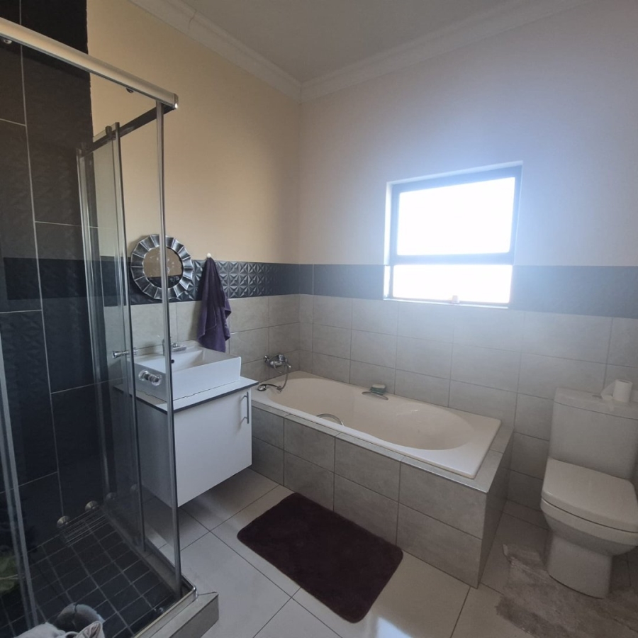 3 Bedroom Property for Sale in Wildtuinpark Gauteng