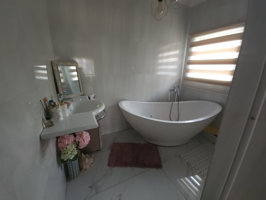 2 Bedroom Property for Sale in Gillview Gauteng