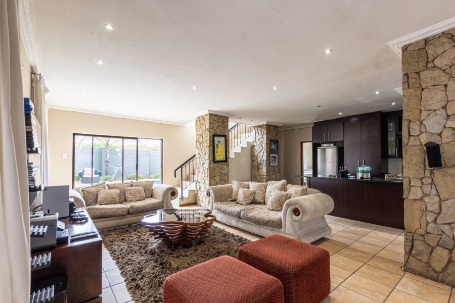 4 Bedroom Property for Sale in Ruimsig Gauteng