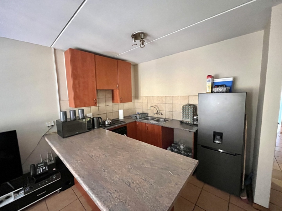 1 Bedroom Property for Sale in Grand Central Gauteng