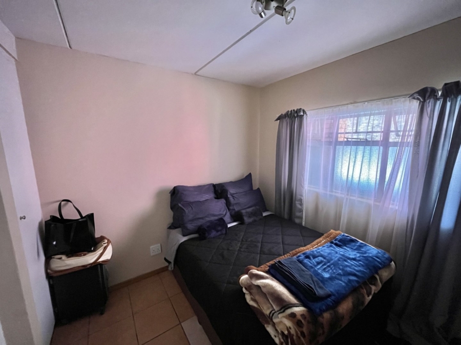 1 Bedroom Property for Sale in Grand Central Gauteng