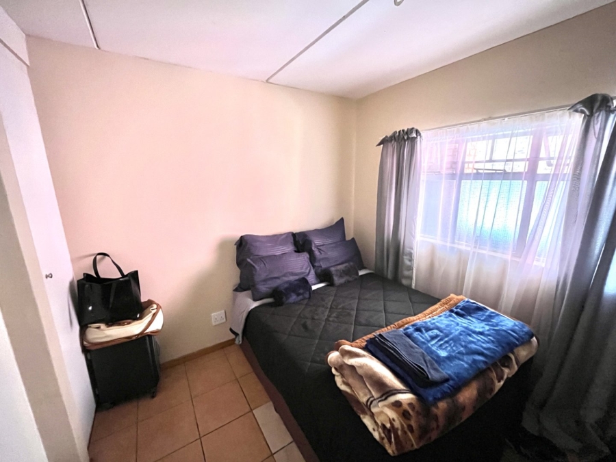 1 Bedroom Property for Sale in Grand Central Gauteng