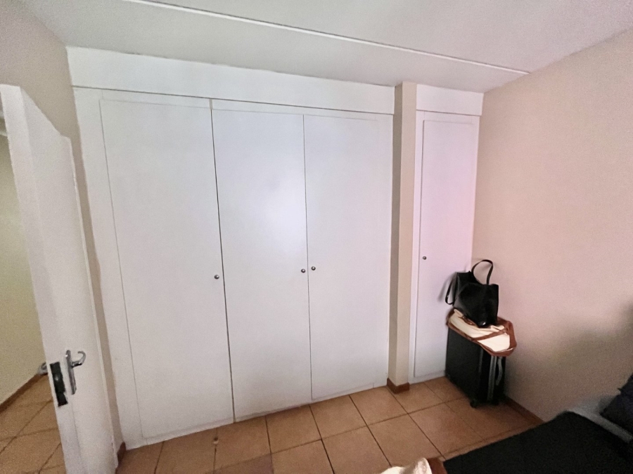 1 Bedroom Property for Sale in Grand Central Gauteng
