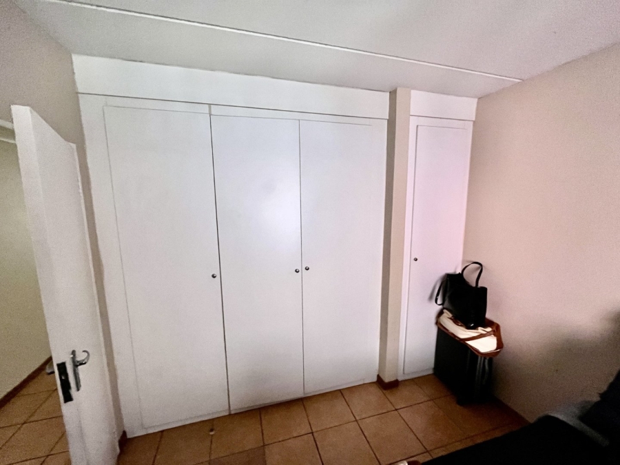 1 Bedroom Property for Sale in Grand Central Gauteng