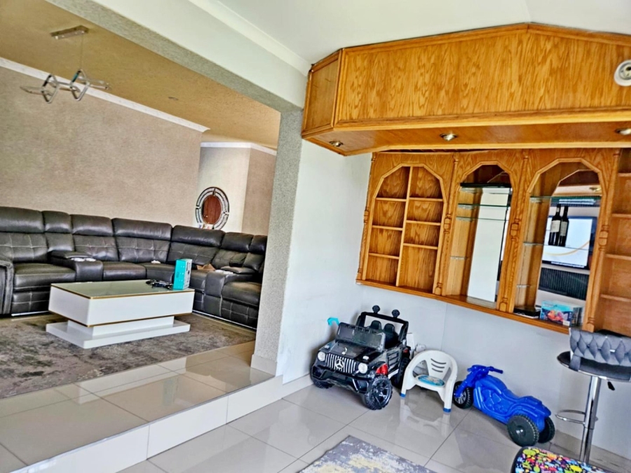 3 Bedroom Property for Sale in Birch Acres Gauteng