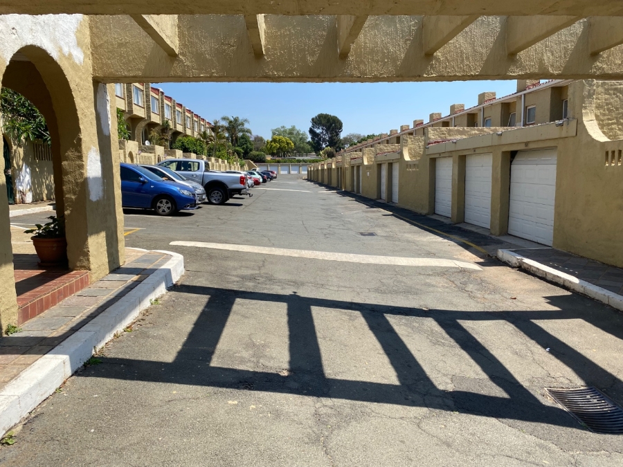  Bedroom Property for Sale in Blackheath Gauteng