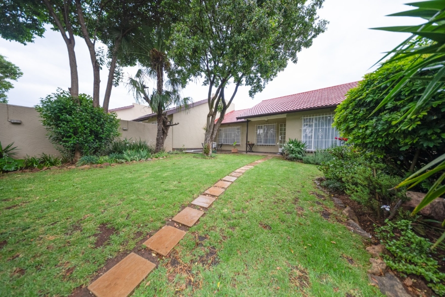 3 Bedroom Property for Sale in Buurendal Gauteng