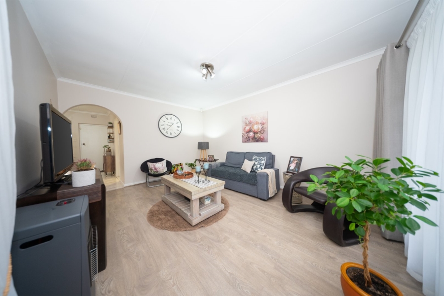 3 Bedroom Property for Sale in Buurendal Gauteng