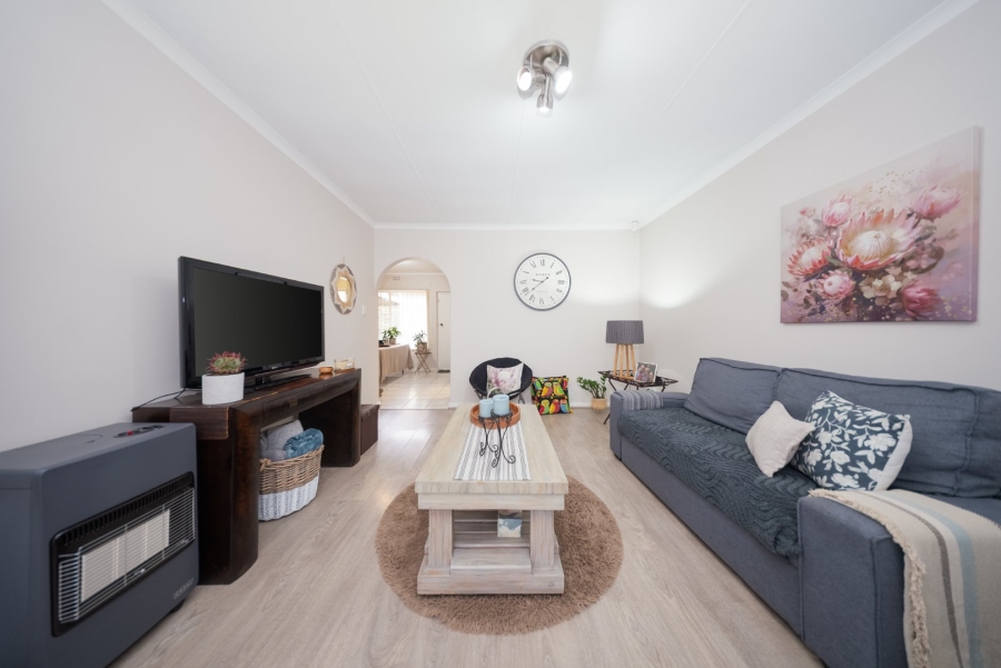 3 Bedroom Property for Sale in Buurendal Gauteng