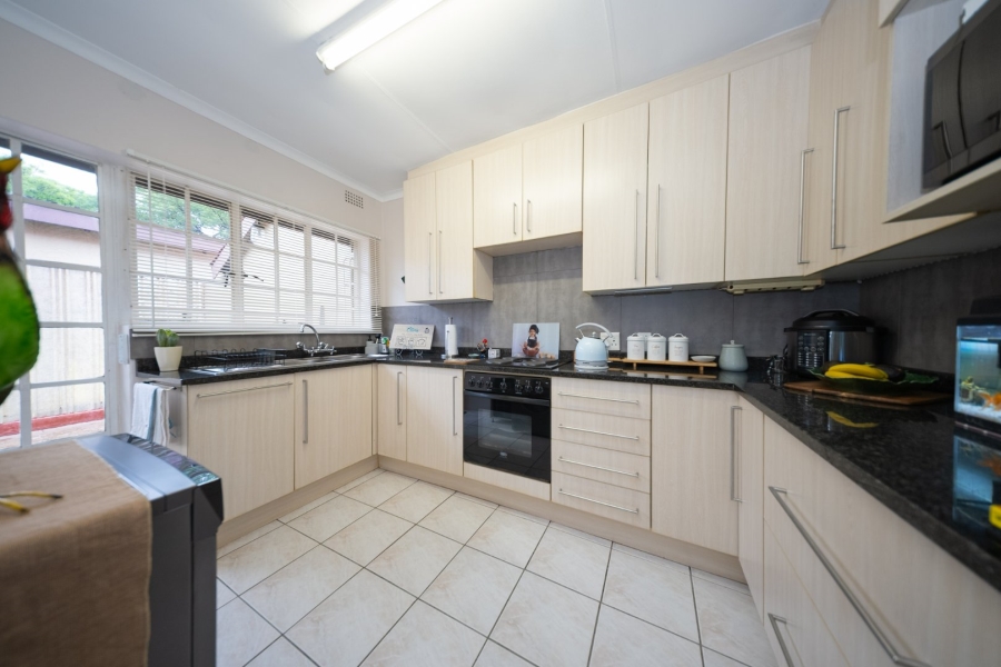 3 Bedroom Property for Sale in Buurendal Gauteng