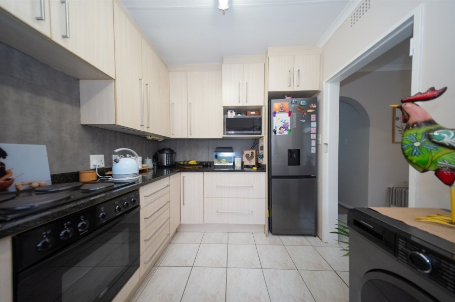 3 Bedroom Property for Sale in Buurendal Gauteng