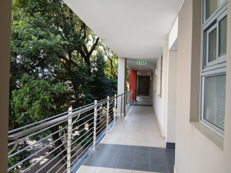 To Let 1 Bedroom Property for Rent in Houghton Estate Gauteng