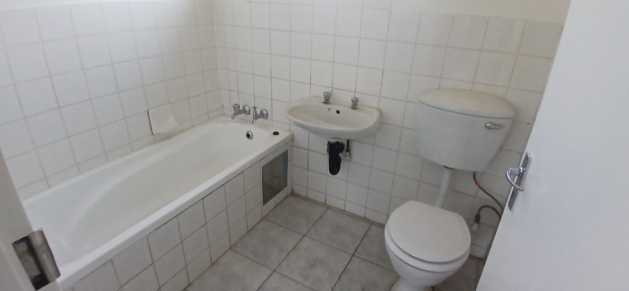 2 Bedroom Property for Sale in Vorna Valley Gauteng
