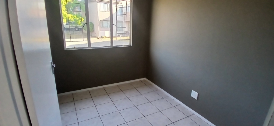 2 Bedroom Property for Sale in Vorna Valley Gauteng